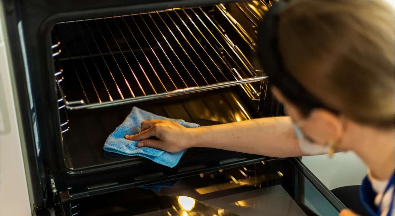 Clean Oven Spills Easily with Salt